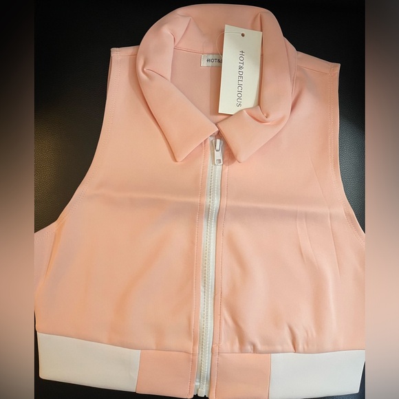 NWT Peach/White Zippered Front Scuba Style Swimsuit - Picture 4 of 6